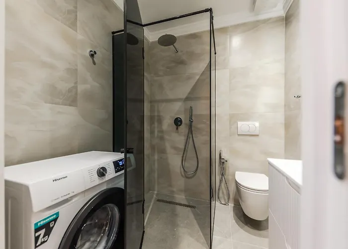 Sea La Vie Golem (Tirana)