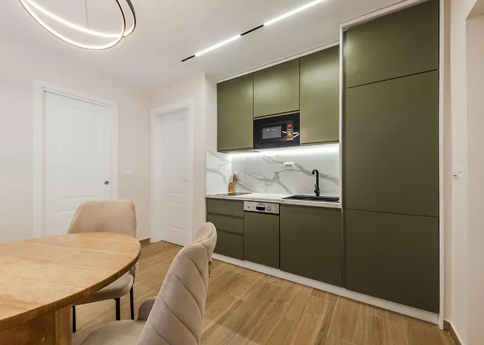 Sea La Vie * Golem (Tirana)